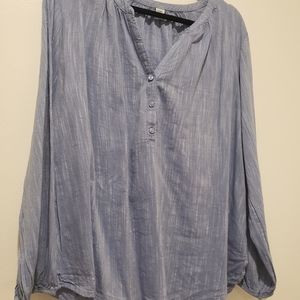 Old Navy Blue Buttoned Blouse. Size L